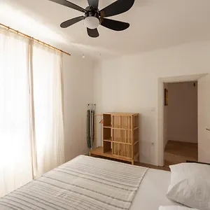  Apartment With Private Parking Free