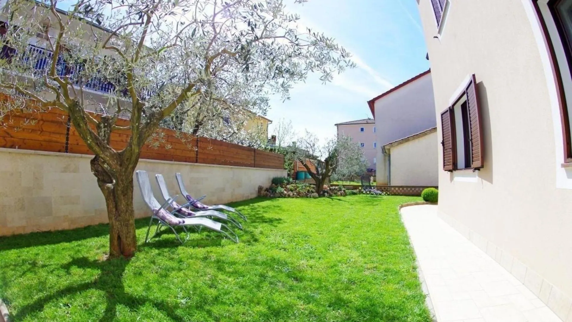 Apartment Wohnung In Pula Mit Garten, Terrasse Und Grill Croatia