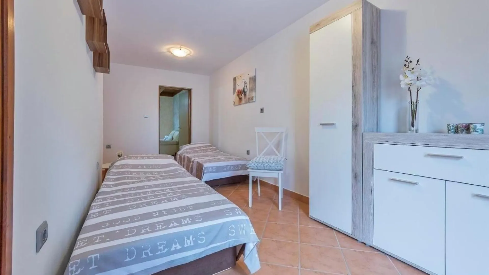Wohnung In Pula Mit Garten, Terrasse Und Grill Apartment