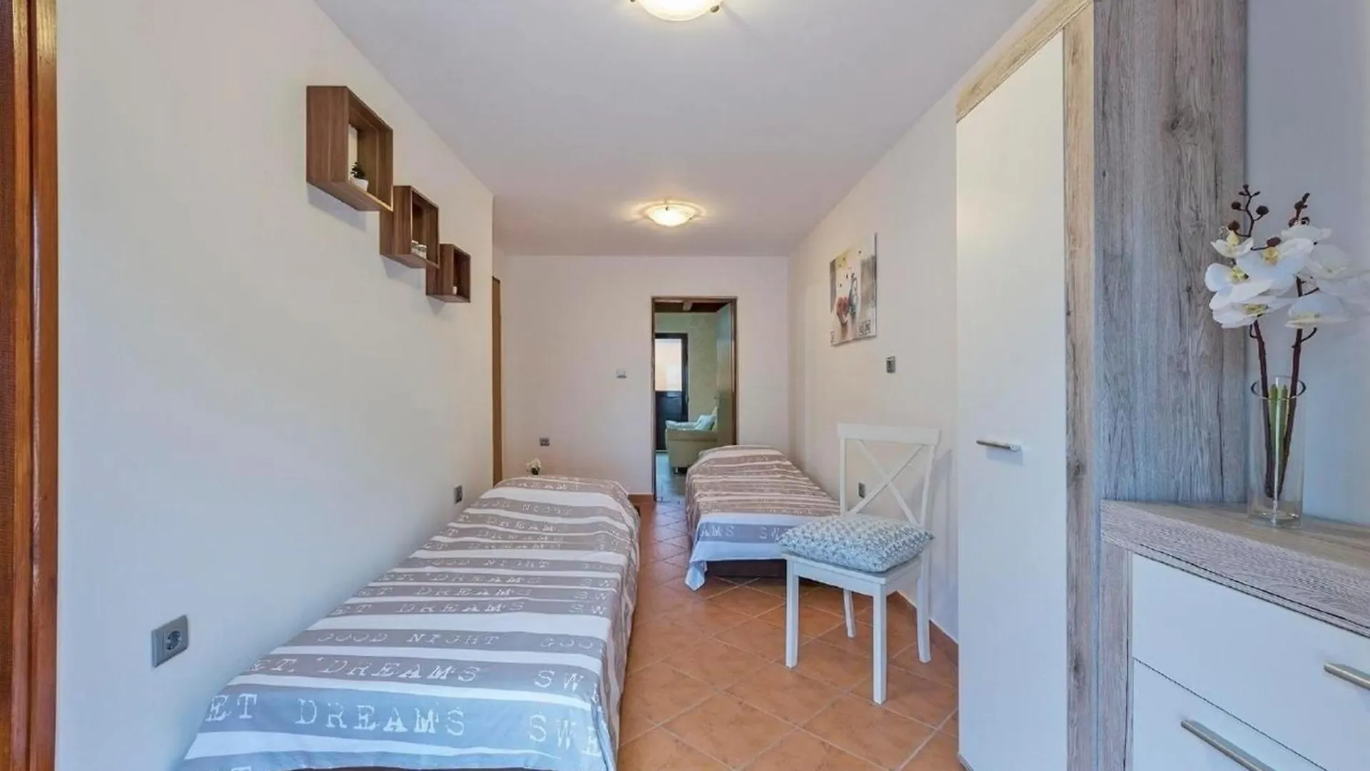 Wohnung In Pula Mit Garten, Terrasse Und Grill Croatia